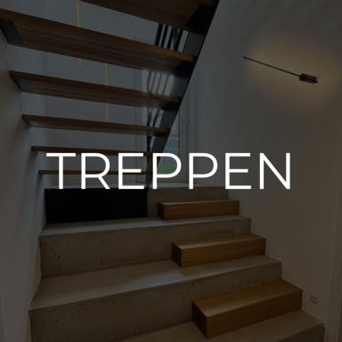 Moderne Treppen mit Holzstufen – maßgefertigt von der Schreinerei Kögel Moderne Treppe mit Holzstufen – gefertigt von der Schreinerei Kögel