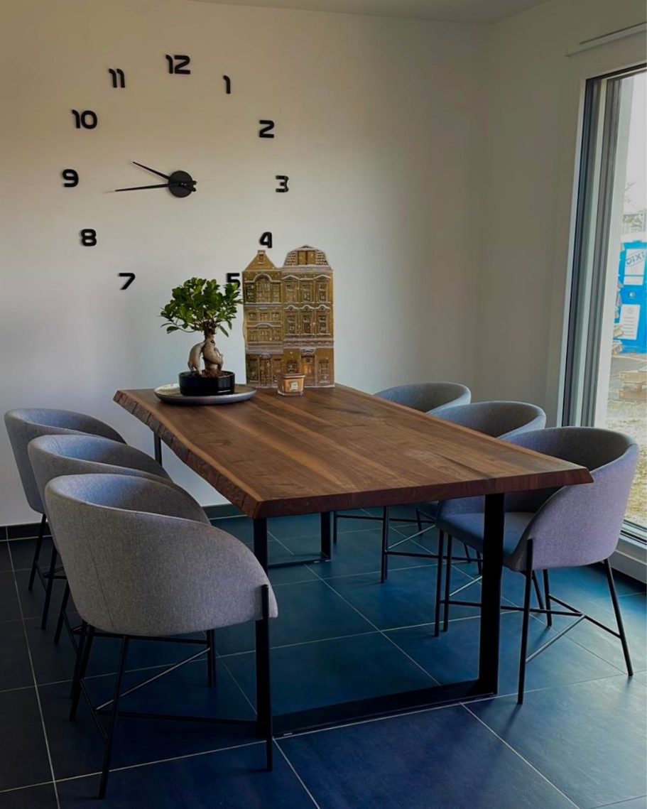 Nussbaumholz Esstisch – Schreinerei Kögel Massiver Esstisch aus Nussbaumholz der Schreinerei Kögel