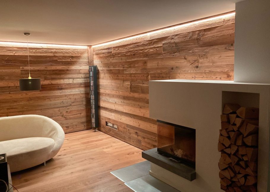 Altholz Wandverkleidung Wohnzimmer Wandverkleidung aus Altholz im Wohnzimmer von der Schreinerei Kögel
